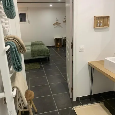 Aux Fines Bulles D Hotes Oda ve Kahvaltı