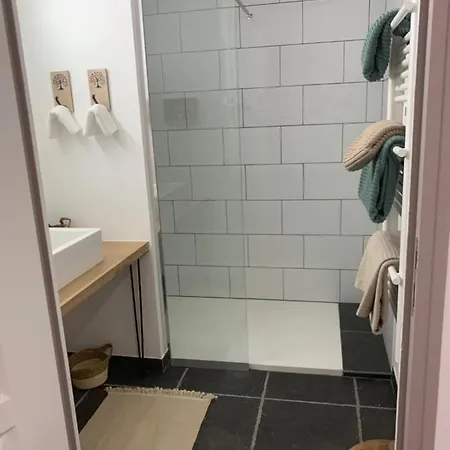 Aux Fines Bulles D Hotes Oda ve Kahvaltı 3*