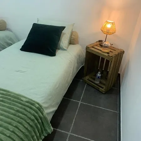 Oda ve Kahvaltı Aux Fines Bulles D Hotes Neuve-Maison