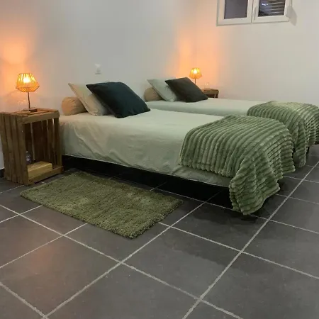 Aux Fines Bulles D Hotes Oda ve Kahvaltı